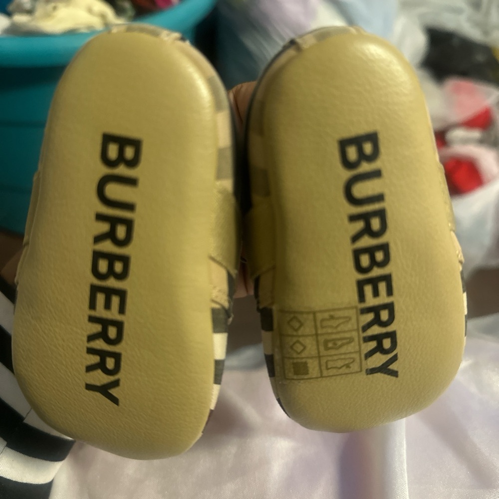Burberry Infant boot, never worn. Originally $250